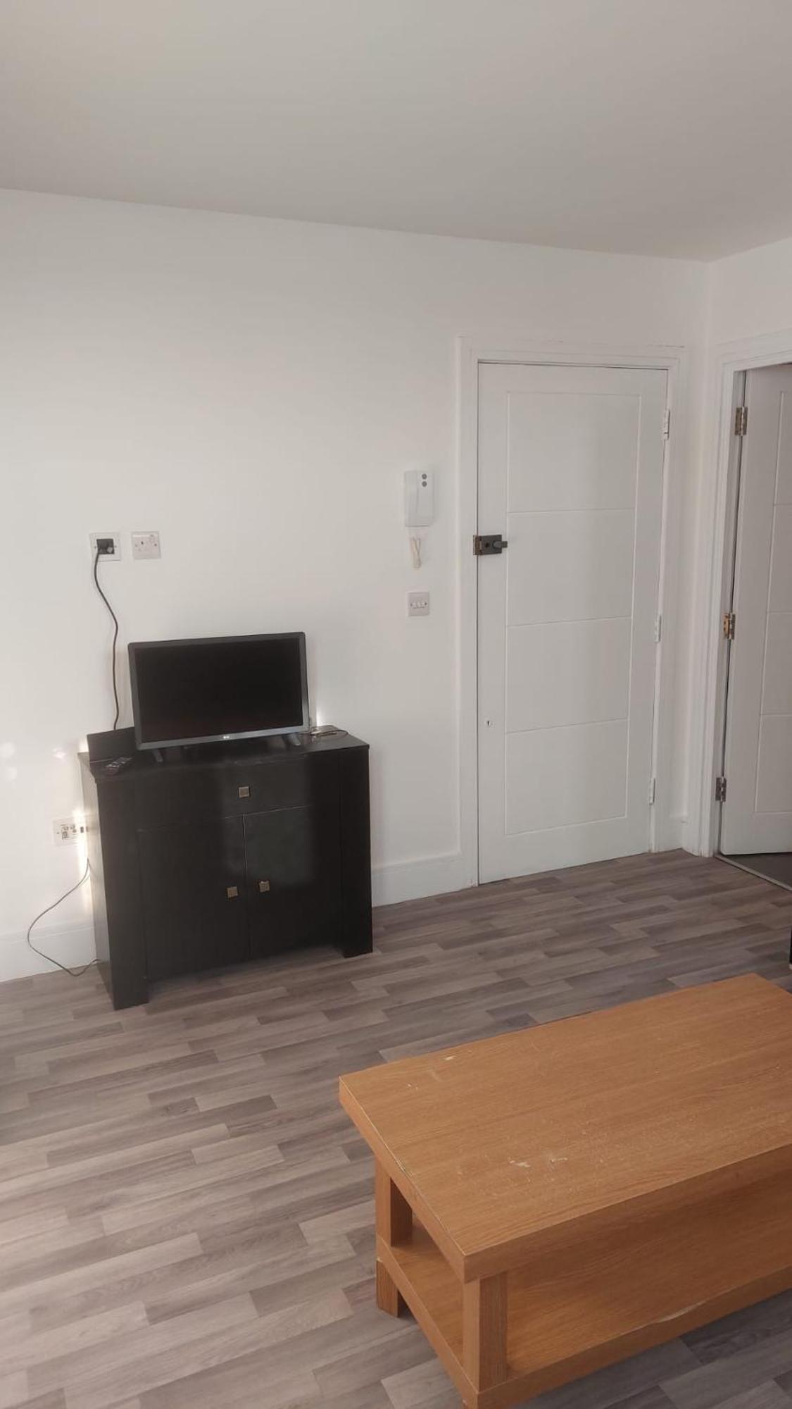 Spacious Studio Maidstone - Redecorated Oct 2023 Kültér fotó