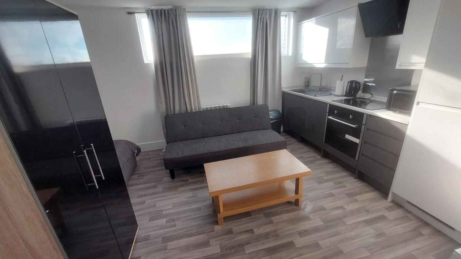 Spacious Studio Maidstone - Redecorated Oct 2023 Kültér fotó