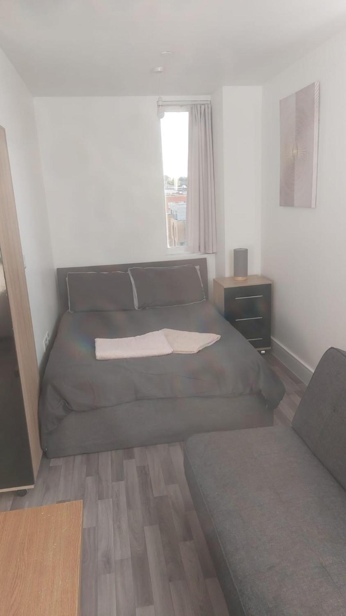 Spacious Studio Maidstone - Redecorated Oct 2023 Kültér fotó
